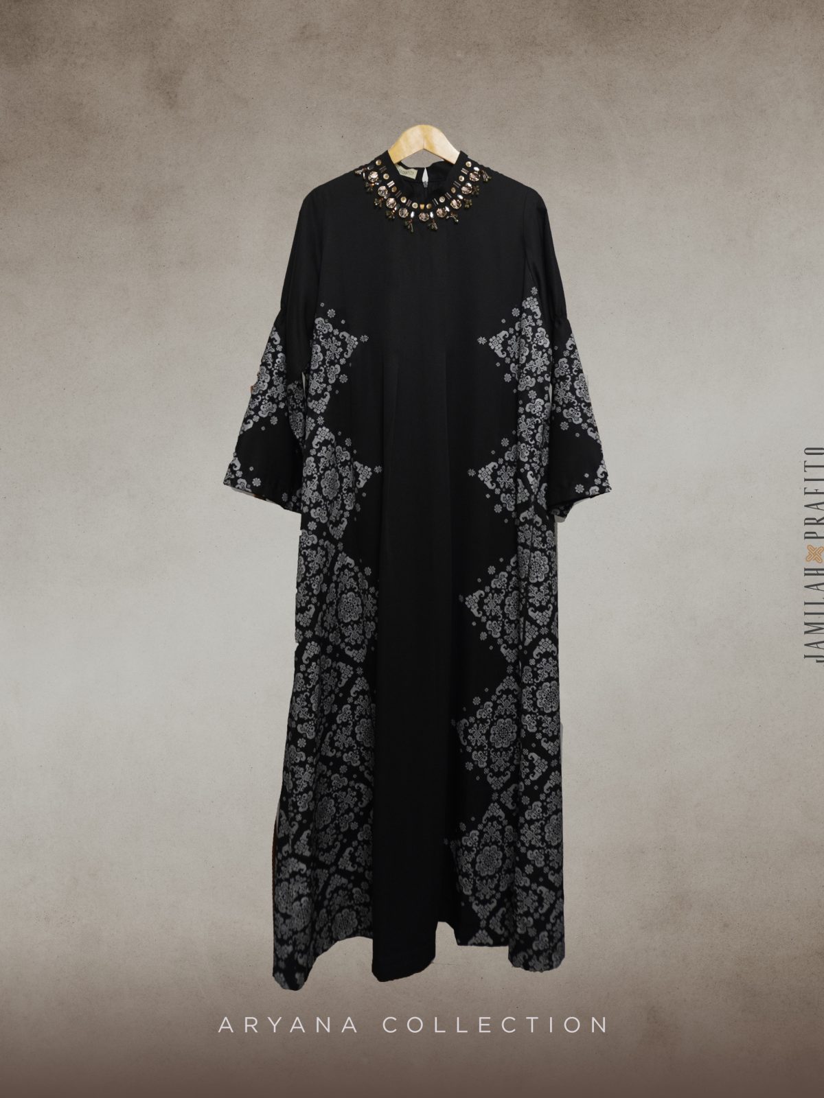 ARYANA Collection - Black