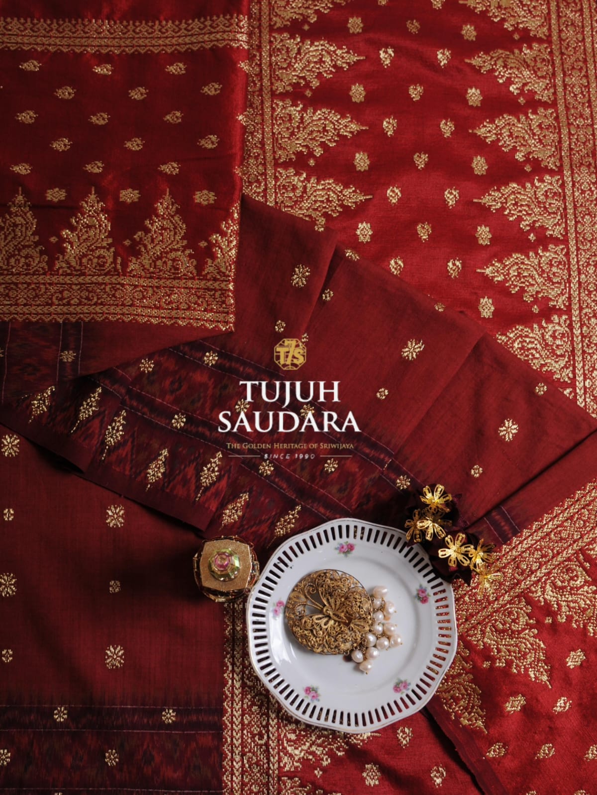 Songket bertabur motif cermin pinggir lima