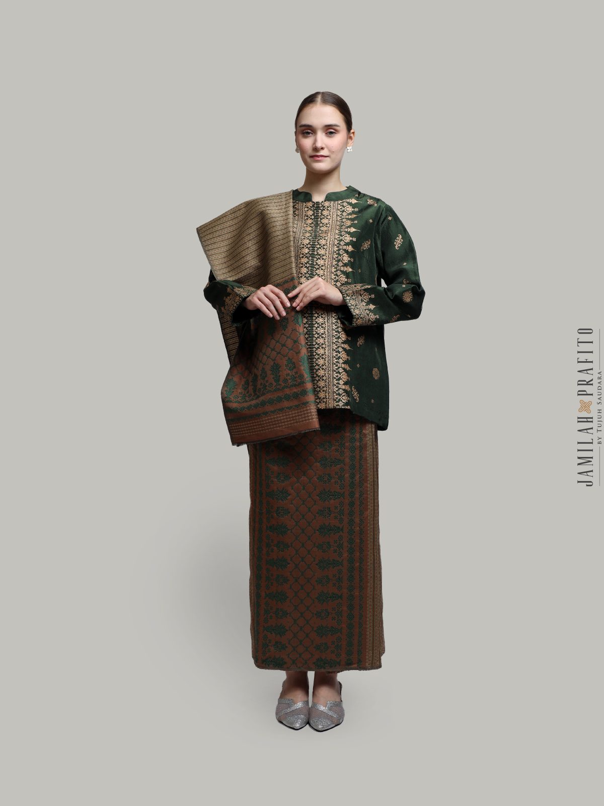ARUNIKA with Tujuh Saudara Songket