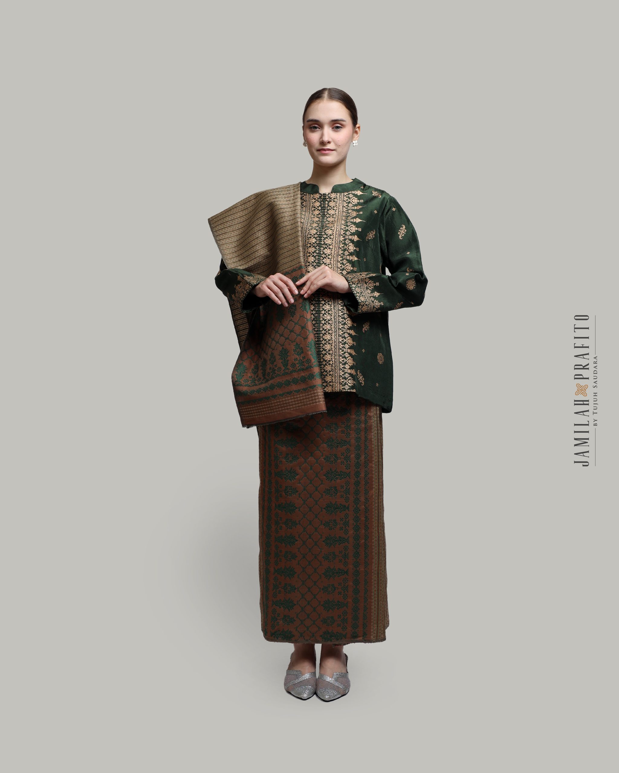ARUNIKA with Tujuh Saudara Songket